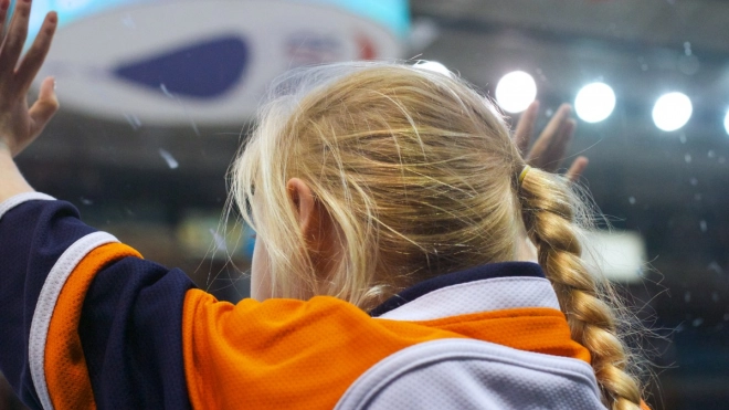 В Кронштадте год семьи открыли хоккейным матчем с участием детей и взрослых