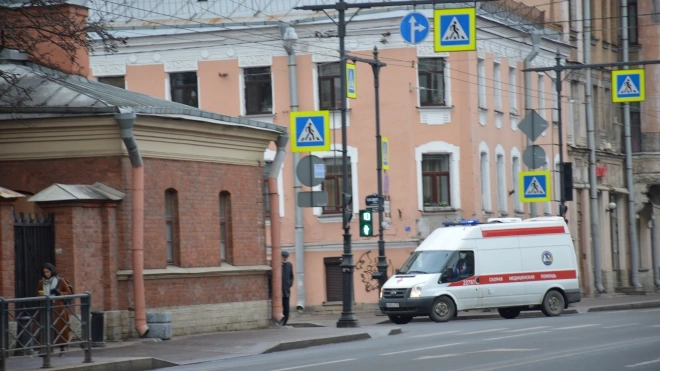 Женщина сбила направлявшегося в бассейн пятиклассника на Римского-Корсакова 