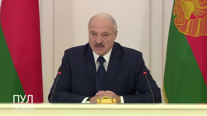 Лукашенко пригрозил ответить на санкции 
