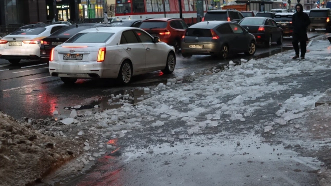 В Петербурге вечером 16 февраля объявят "желтый" уровень погодной опасности