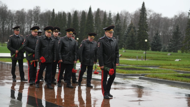 В Петербурге почтили память погибших сотрудников органов внутренних дел