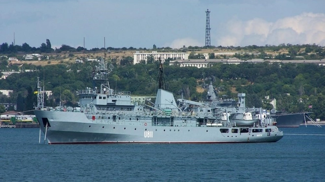 Украинское военное судно повреждено в Черном море из-за ухудшения погодных условий