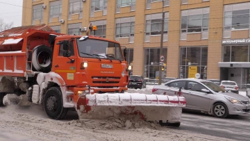 С начала зимы дорожники вывезли с петербургских улиц 2,7 млн кубометров снега 