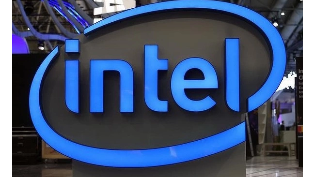 Intel начала поставлять образцы графических чипов DG2 