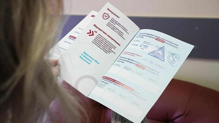 Больше половины жителей Санкт-Петербурга против введения COVID-паспортов