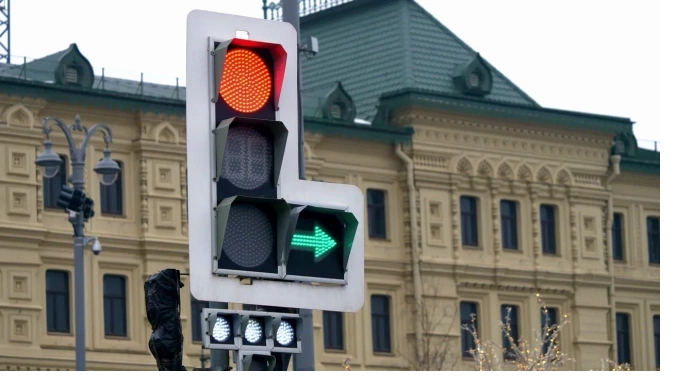 В Петербурге определили победителей тендеров пяти аукционов на модернизацию светофоров и пешеходных переходов