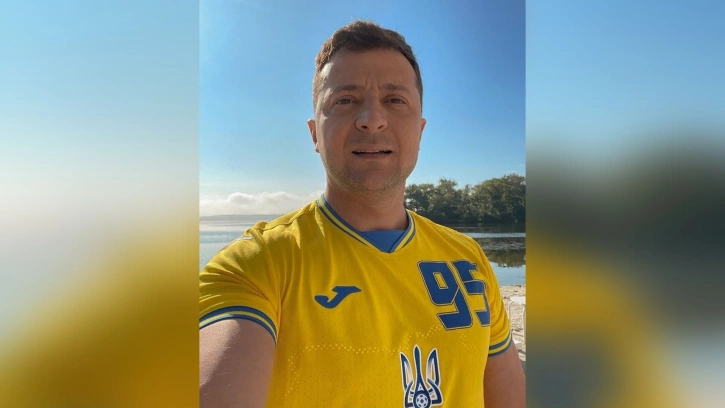 Зеленский опубликовал фотографию в форме сборной Украины