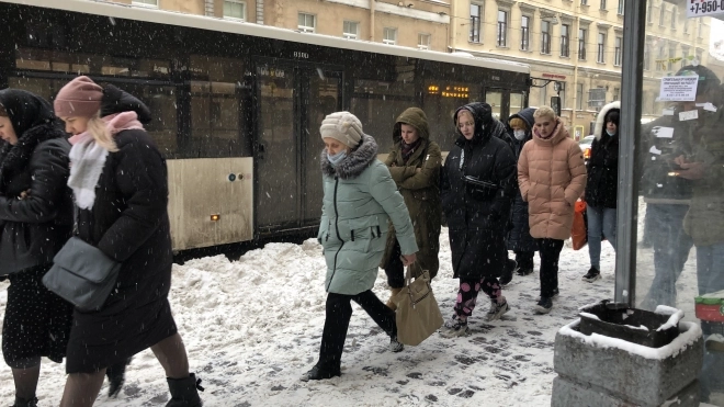 За сутки в Петербурге снегоплавильные пункты приняли 57,3 тыс. "кубов" снега 