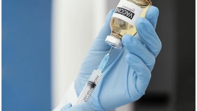 В Нижнем Новгороде мужчине по ошибке ввели две разные вакцины от коронавируса