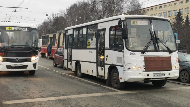 В Петербурге пригородные автобусы переходят на зимнее расписание