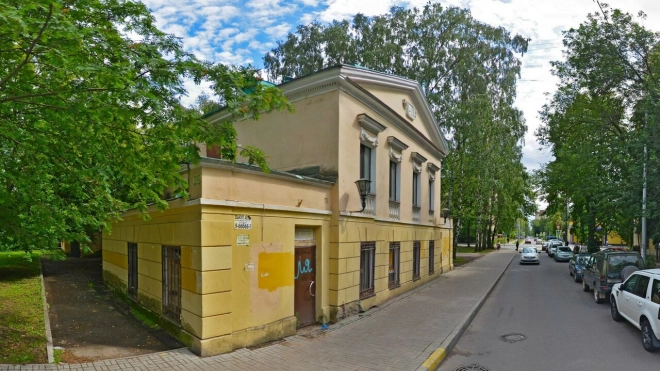 Реконструкция кинотеатра "Уран" в Петербурге обойдется ещё в 33 млн рублей