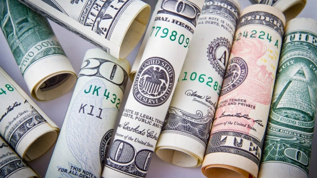 Курс доллара на Мосбирже опустился ниже 92  рублей впервые с 3 апреля