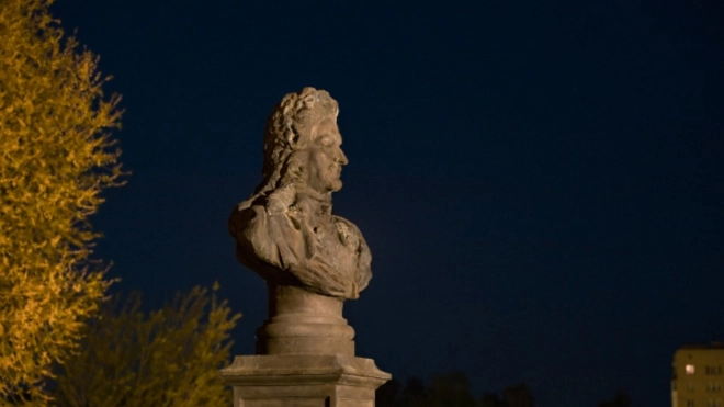 Памятник первому губернатору Петербурга Александру Меншикову получил подсветку в Колпино