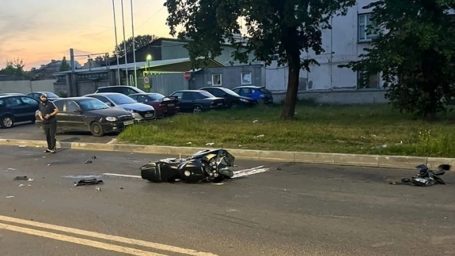 Мотоциклист получил тяжёлые травмы в ДТП на Якорной улице