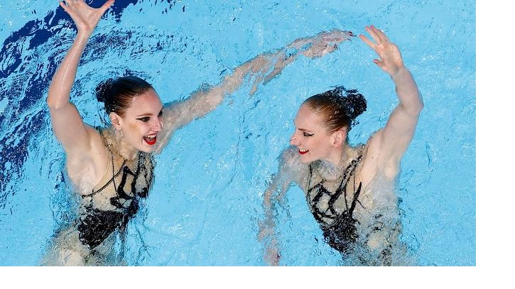 Колесниченко и Ромашина завоевали золото в синхронном плавании на Олимпиаде в Токио