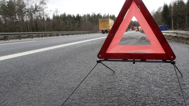 За прошедшие сутки в Петербурге и Ленобласти произошло 375 аварий