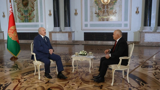 Лукашенко: Крым стал российским де-факто и де-юре 