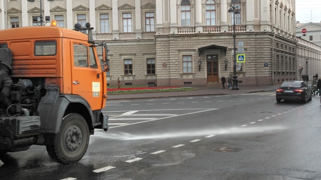 Петербург выделит 4 млрд рублей на покупку уборочной техники