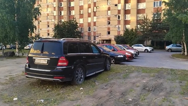 ГАТИ: чаще всего неправильно паркуются во дворах жители Московского района Петербурга
