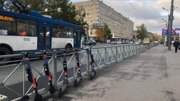 Ливень на севере Петербурга перекрыл трамвайное движение
