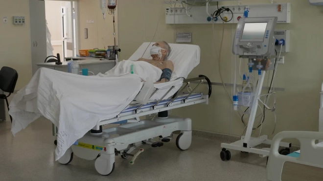 В петербургских больницах число коек для больных COVID-19 уменьшилось на 10% за сутки