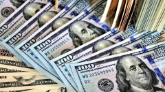 Курс доллара опустился ниже 66 рублей впервые с марта 2020 года