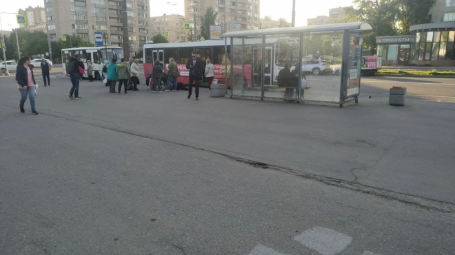 В Невском районе водитель автобуса избил пассажира