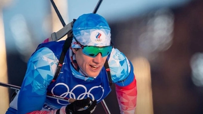Российский биатлонист Латыпов взял бронзу на ОИ-2022