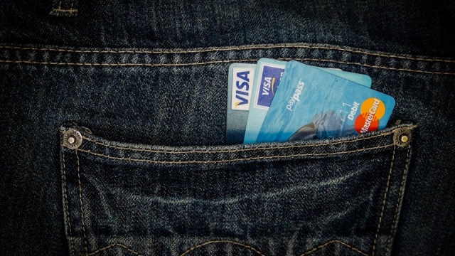 НСПК: карты Visa и MasterCard проработают в РФ до истечения срока действия 