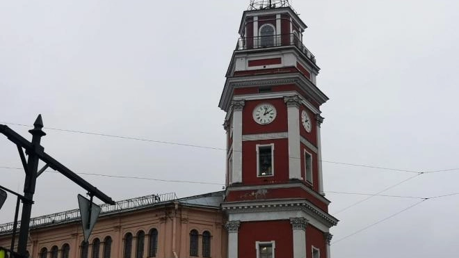 В Петербурге отремонтировали часы на Думской башне