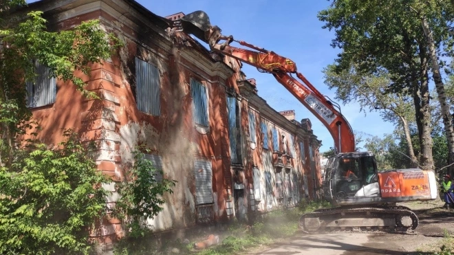 В Колпино снесли квартал по программе реновации