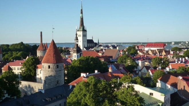 Эстония запретила петербуржцам въезжать в страну на автомобилях с российскими номерами
