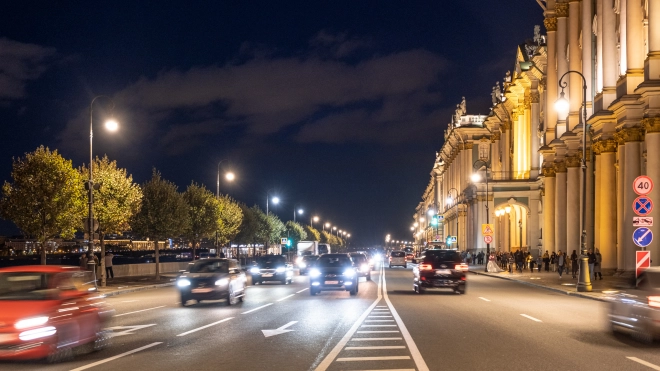 На Дворцовой набережной установили 57 светодиодных светильников