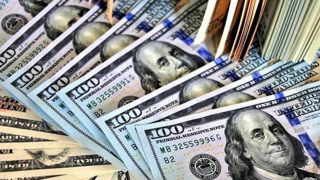 Курс доллара опустился ниже 66 рублей впервые с марта 2020 года