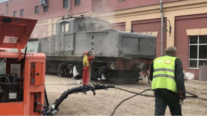 В Музее железных дорог России приступили к восстановлению итальянского электровоза