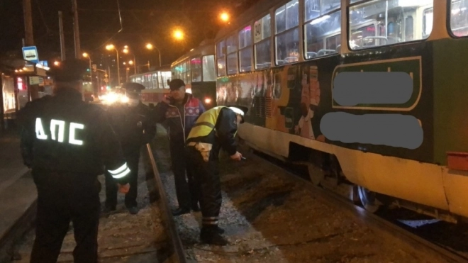 В Екатеринбурге школьница погибла под колесами трамвая