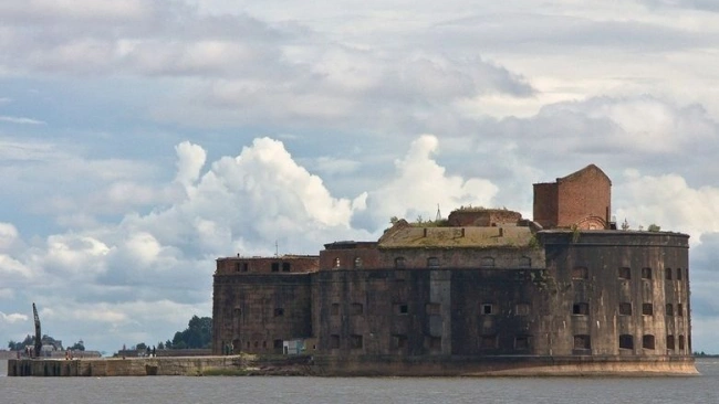 Минобороны получит более 1 млрд рублей на реконструкцию фортов Кронштадта
