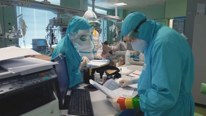 За сутки в России госпитализировали 18 632 человека с коронавирусом 