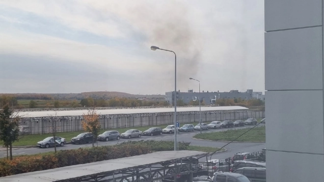 Петербуржцев испугал черный дым на территории Пулково