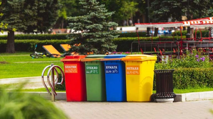 В выходные с улиц Петербурга вывезли почти 570 кубометров мусора 