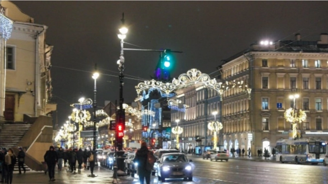 Общественный транспорт будет работать в Петербурге в новогоднюю ночь