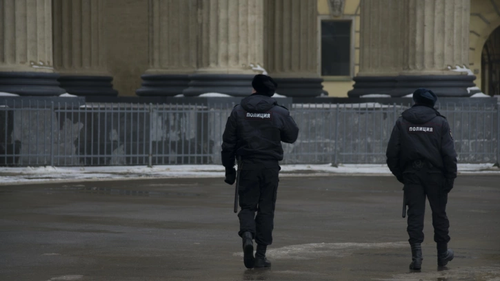 Более 2,5 тыс. квартир Приморского района проверили сотрудники полиции. В отделы доставили 30 мигрантов 