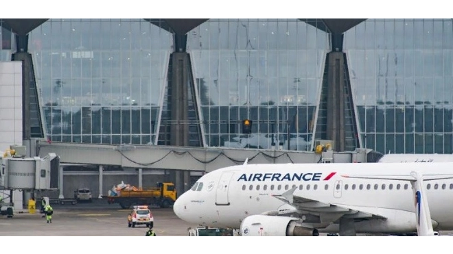 Авиакомпания Air France возобновила рейсы из Петербурга в Париж