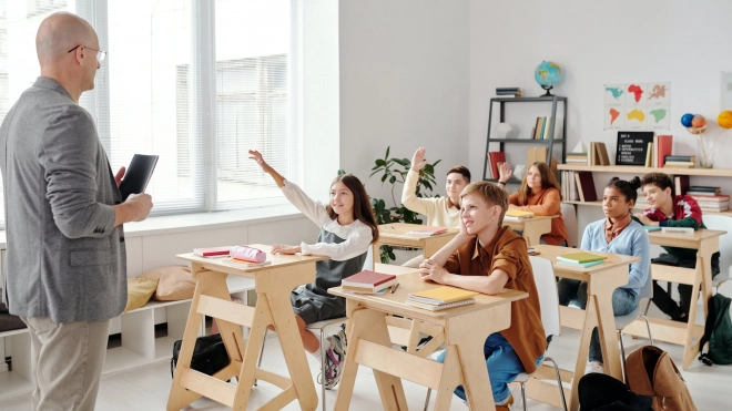 Почти 100 общеобразовательных школ построят в Петербурге до 2026 года