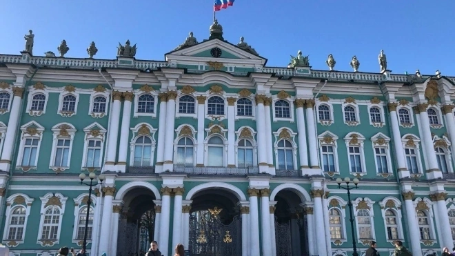 На Дворцовой площади сегодня отмечают День Хранителей города