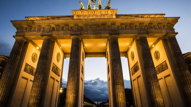 В Берлине предложили отключать подсветку Бранденбургских ворот для экономии