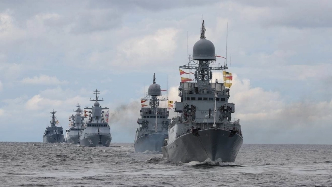 В акватории Финского залива провели репетицию выступления кораблей перед парадом в честь Дня ВМФ