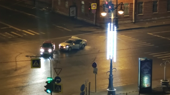 Авария с такси произошла на перекрестке Суворовского и Тульской