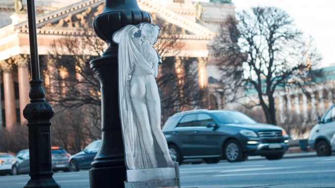 Активисты ради эксперимента разместили изображение Венеры Каллипиги на фоне Исаакиевского собора