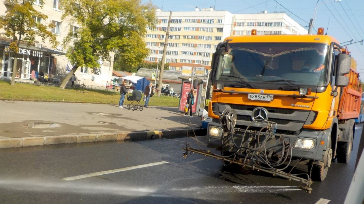 За прошлую неделю с улиц Петербурга вывезли 2,2 тысячи тонн загрязнений За прошлую неделю с улиц Петербурга вывезли 2,2 тысячи тонн загрязнений